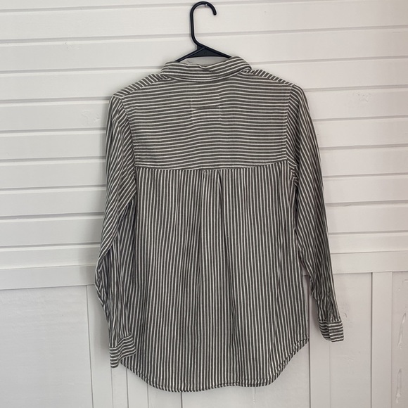 Girl Krazy Classic Gray & White Striped Button Down Boyfriend Fit Size Small - Picture 4 of 8